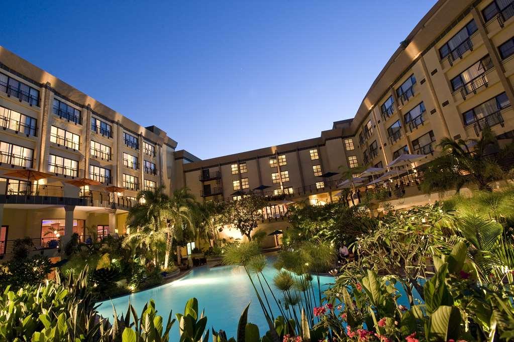 Kigali Serena Hotel Exterior foto